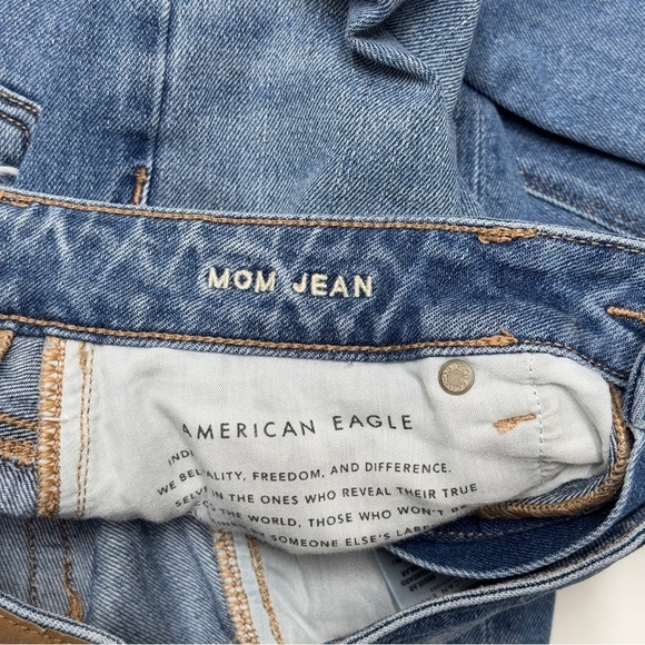 {AE American Eagle} "Mom Jean" Straight Leg Ripped Knee Denim Jeans - Picture 6 of 8